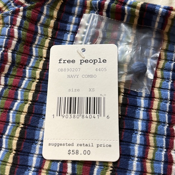 Free People Donna striped t-shirt with button sleeve NWT ✨ - Picture 6 of 6